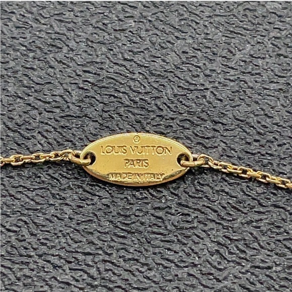 Louis Vuitton Necklace With box - Picture 5 of 13